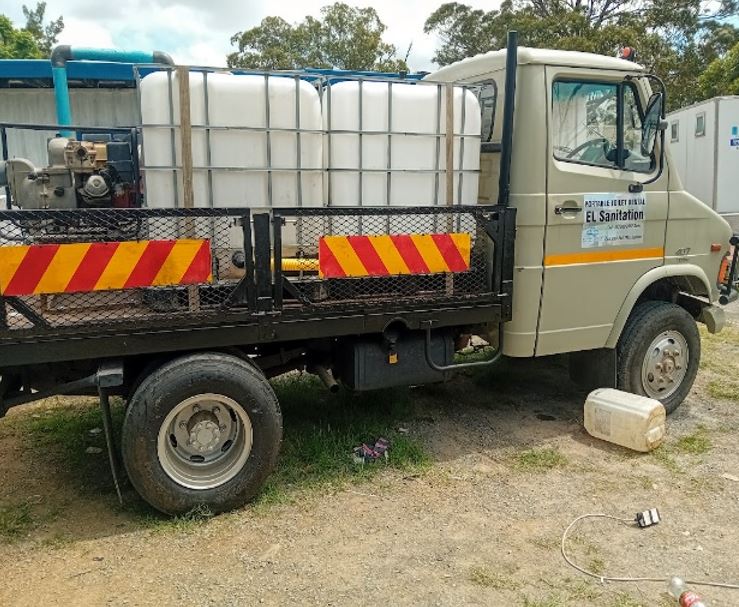 Spetic tank truck servicing east london
